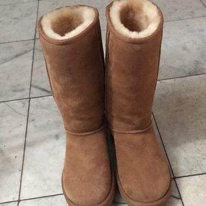 UGG Classic 1 Tall Chestnut size 5(women’s)